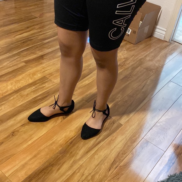 Black flat sandals, size 7 - Picture 4 of 7